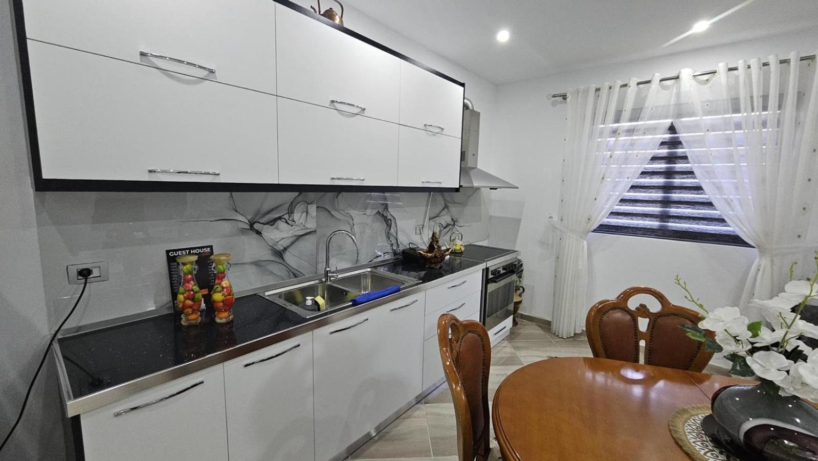Guesthouse Albi 培拉特 外观 照片